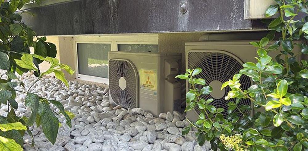Climatizzazione nascosta sotto balcone
